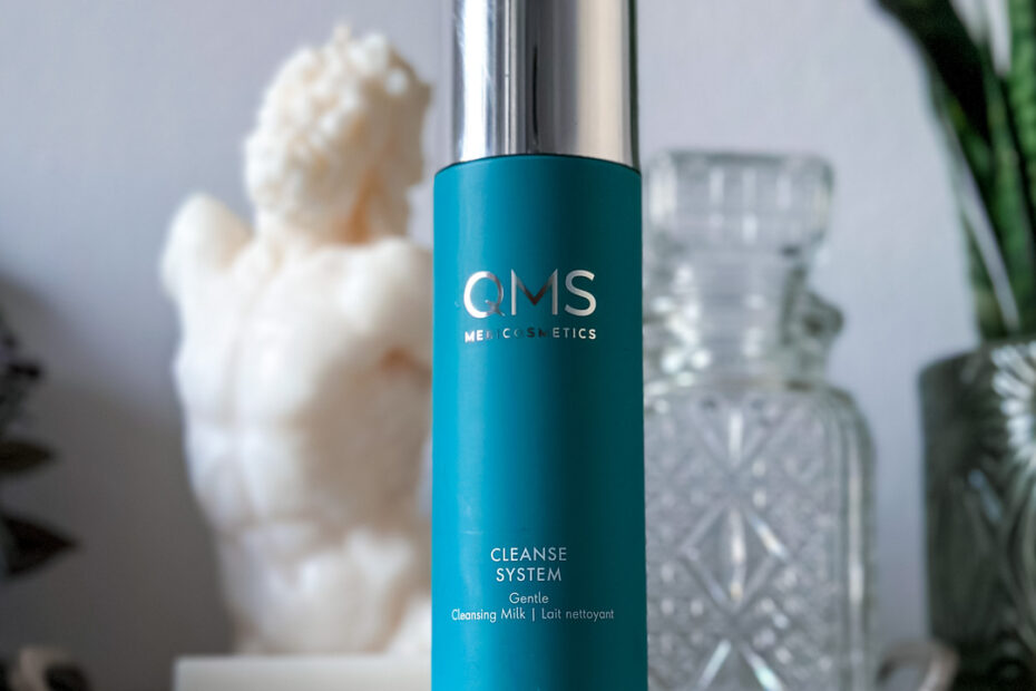QMS Gentle Cleansing Milk to delikatna, niepieniąca emulsja myjąca