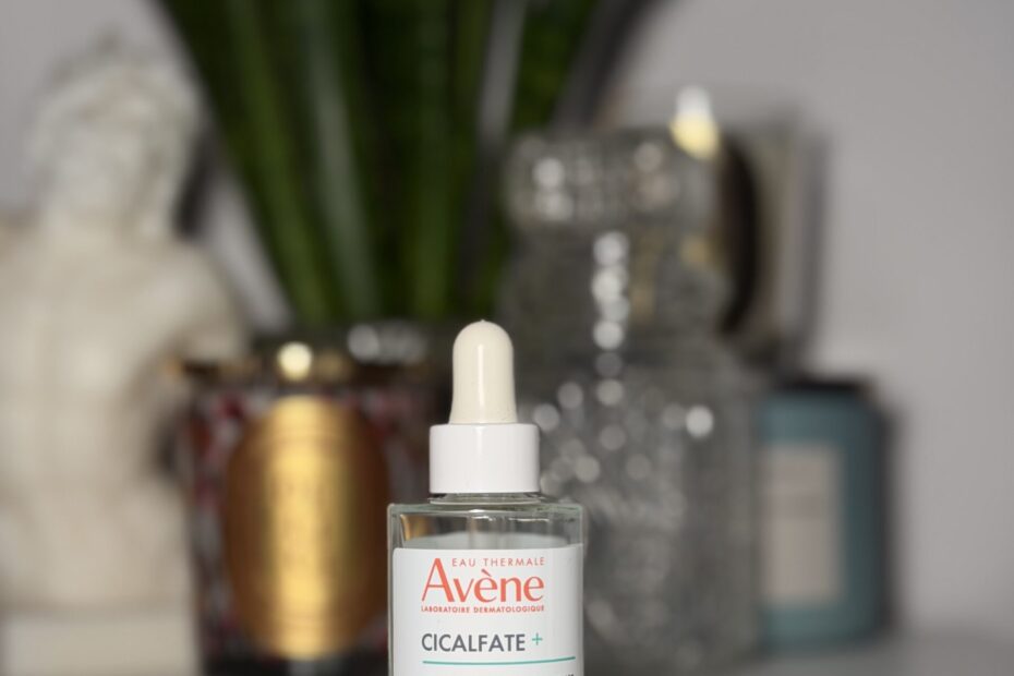 Avene Cicalfate Serum to jedno z moich ulubionych serów nawadniająco-łagodzących.  