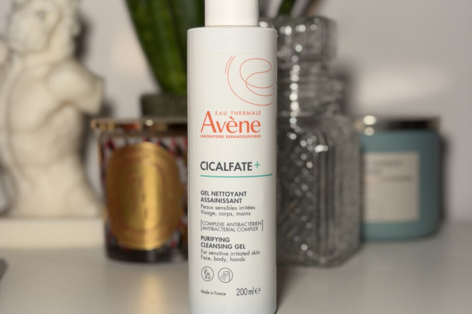 Avene Cicalfate żel do mycia to łagodny cleanser do każdej części ciała.