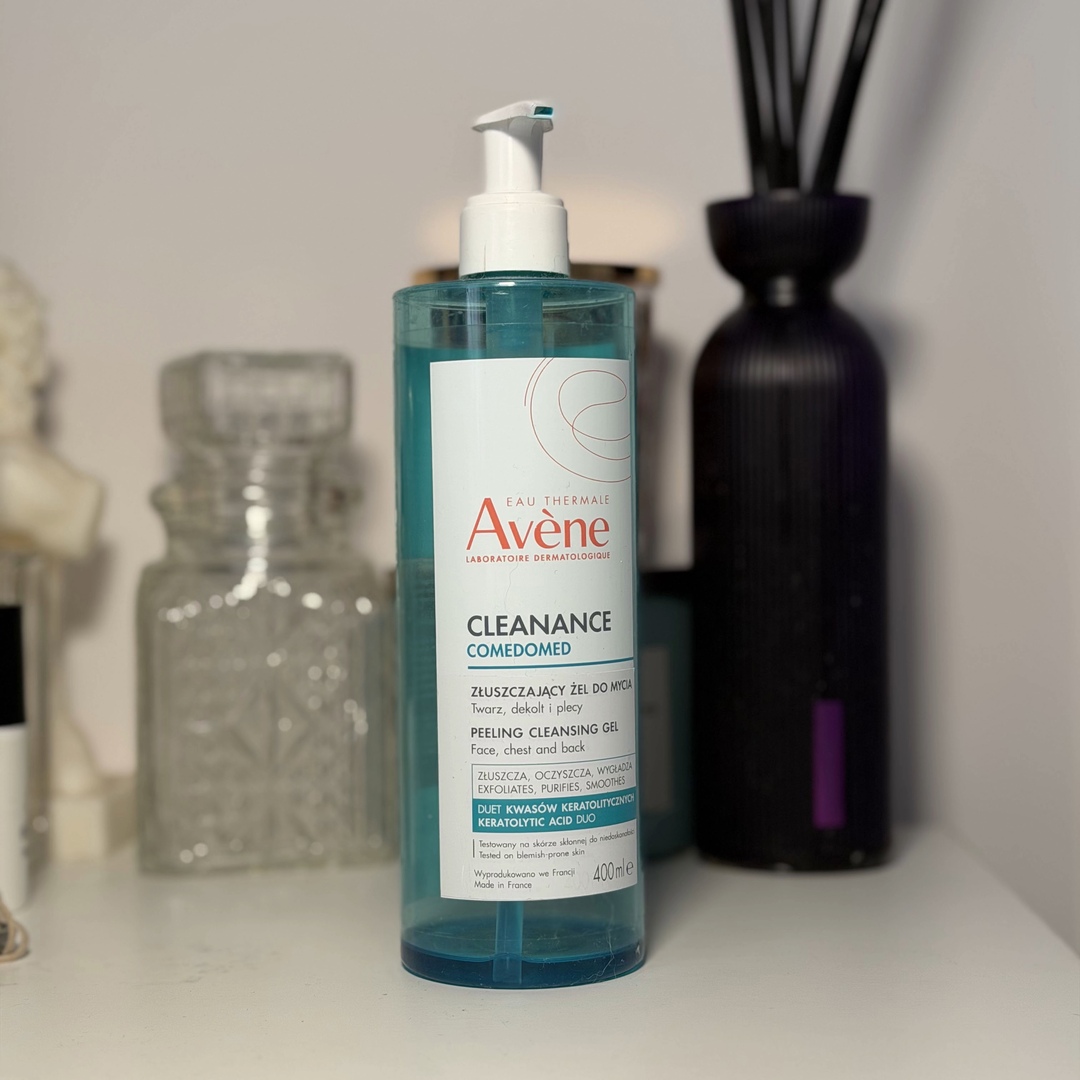 Avene Cleanance Comedomed złuszczający żel to relatywnie łagodny, ale efektywny głęboki myjacz