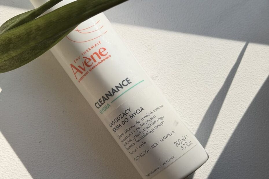Avene Cleanance Hydra Cleanser to kolejny niezły krem myjący.