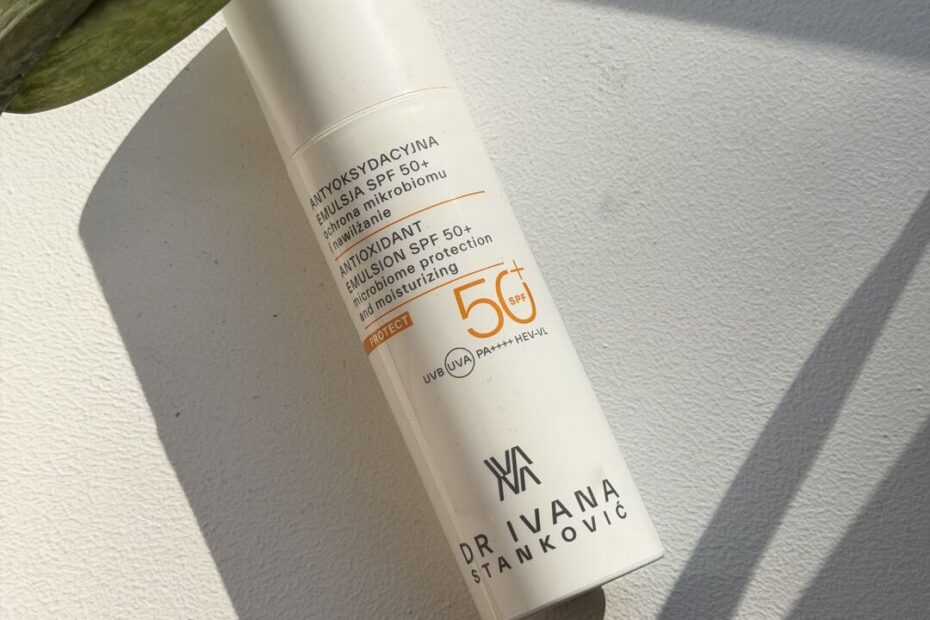 Dr Ivana Stankovič SPF50+ to SPF spełniający funkcję kremu nawilżającego.