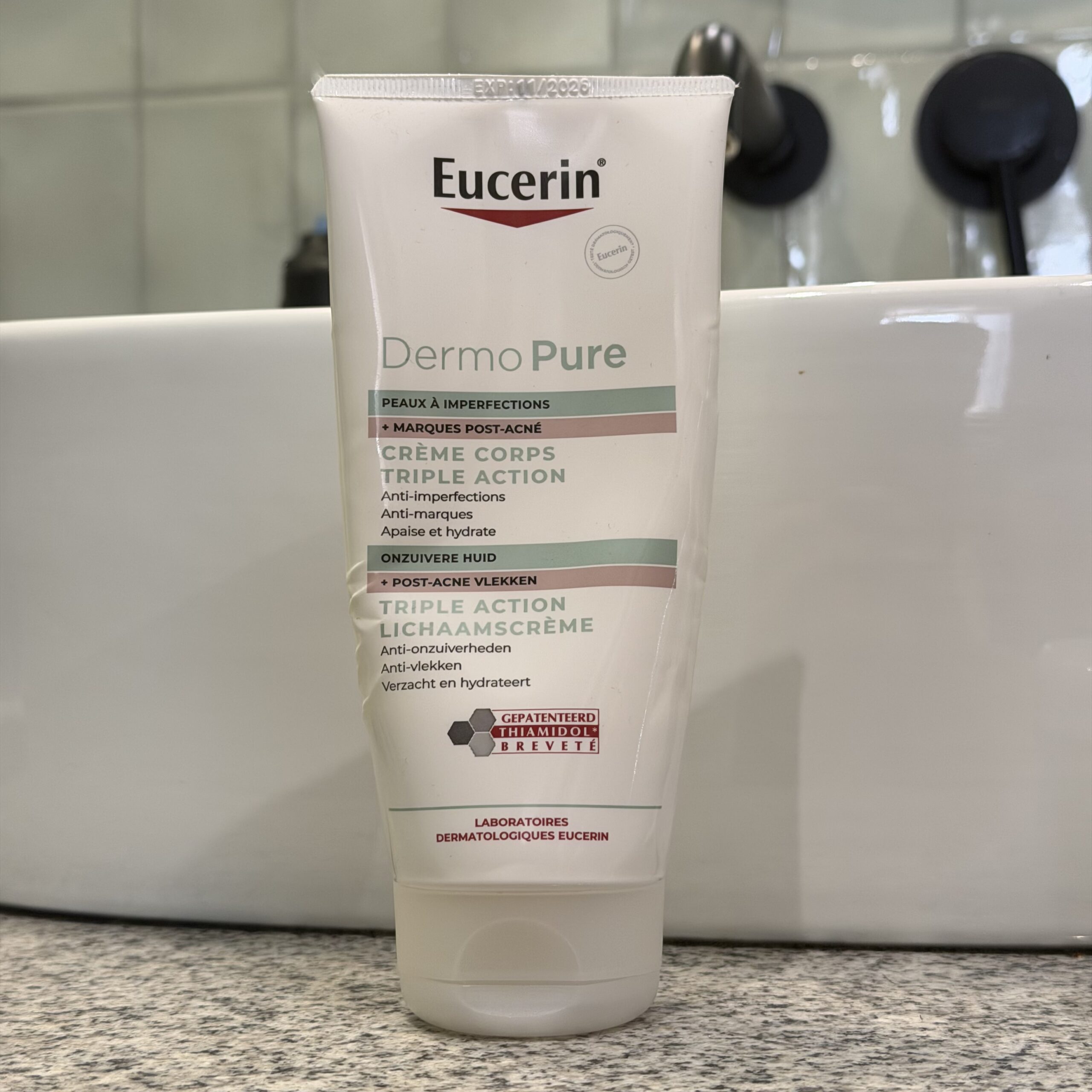 Eucerin Dermopure krem do ciała to konkretny zawodnik na przebarwienia potrądzikowe na ciele.